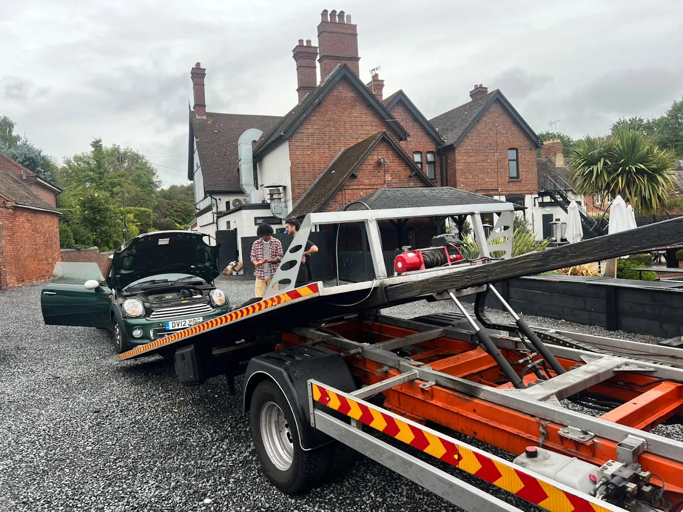 Breakdown Recovery Checklist: What Every Lichfield Driver Should Keep in Their Car